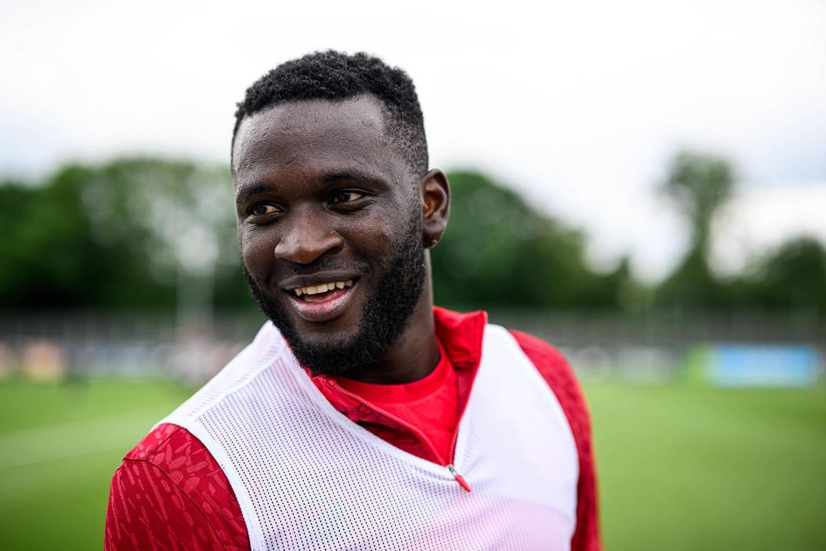 Le falló a Flick y es echado del Barcelona; tuvo reunión con gigante a espaldas del Madrid y Pep Guardiola borró a tres del City