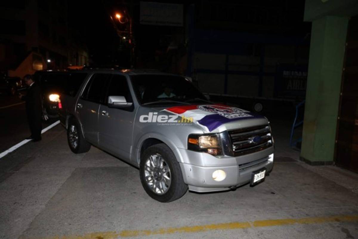 EN FOTOS: El traslado del cuerpo de Rafael Ferrari a la funeraria