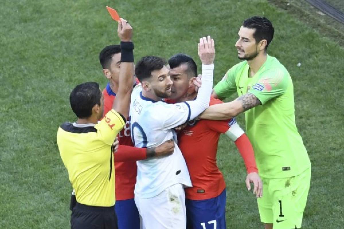 Fotos: Messi y Medel provocan fuerte pelea en el Argentina-Chile de la Copa América