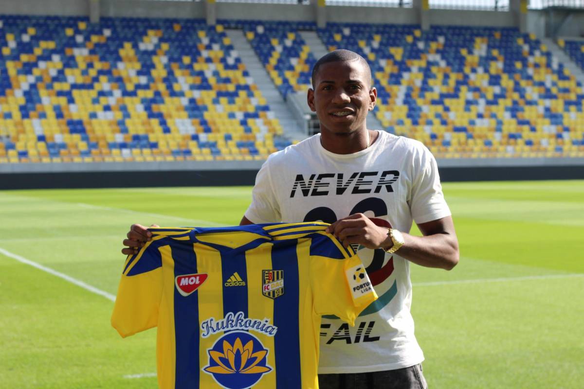 Un panameño fichó por un campeón de Champions: ¡Futbolistas centroamericanos que ficharon en el fútbol de Europa en este mercado!