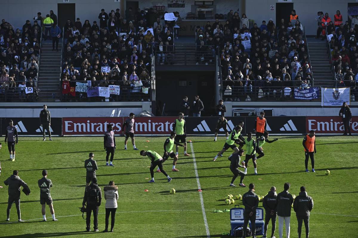 Fiesta merengue: Real Madrid despide el 2025 con un entrenamiento especial y la locura de la afición