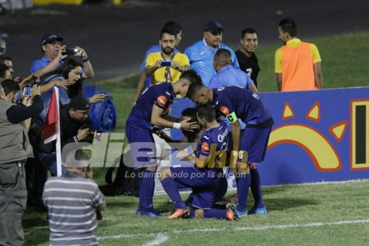 Las imágenes que no viste en televisión de la vuelta de repechaje en Honduras