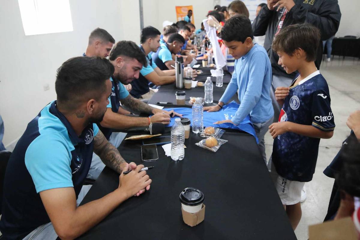 ¿Y Diego Vázquez? Motagua se olvida de su semana desastrosa y lleva alegría a los aficionados