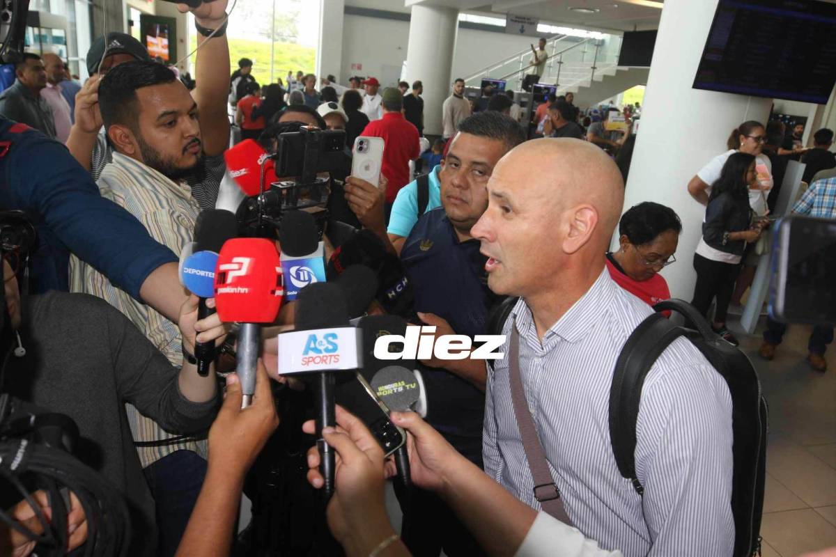 ¿Qué significa el amuleto en su mano?: así fue la llegada de Eduardo Espinel, nuevo técnico de Olimpia