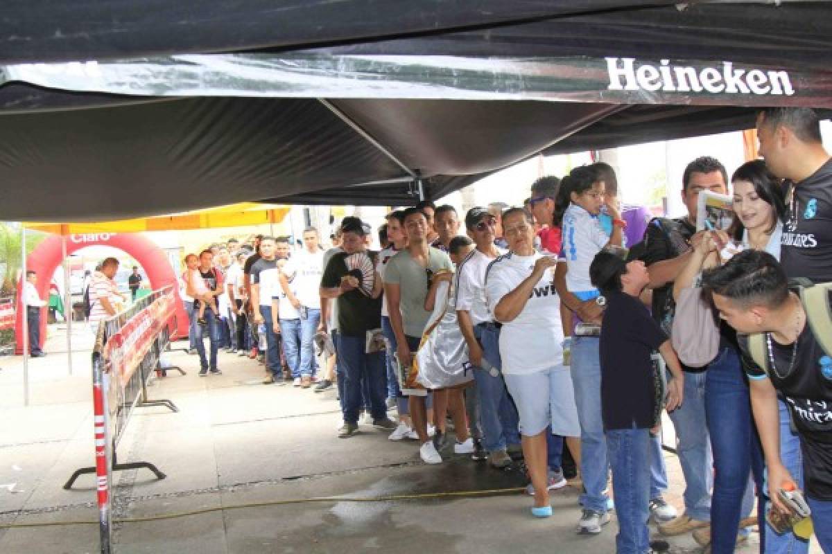 Aficionados abarrotaron estadio virtual de Diez para la final de Champions