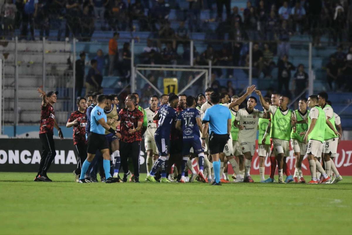 Terminó con bronca el Motagua vs Alajuelense, Serrano perdonó, celebración tica y decepción del Ciclón Azul en Copa Centroamericana 2025