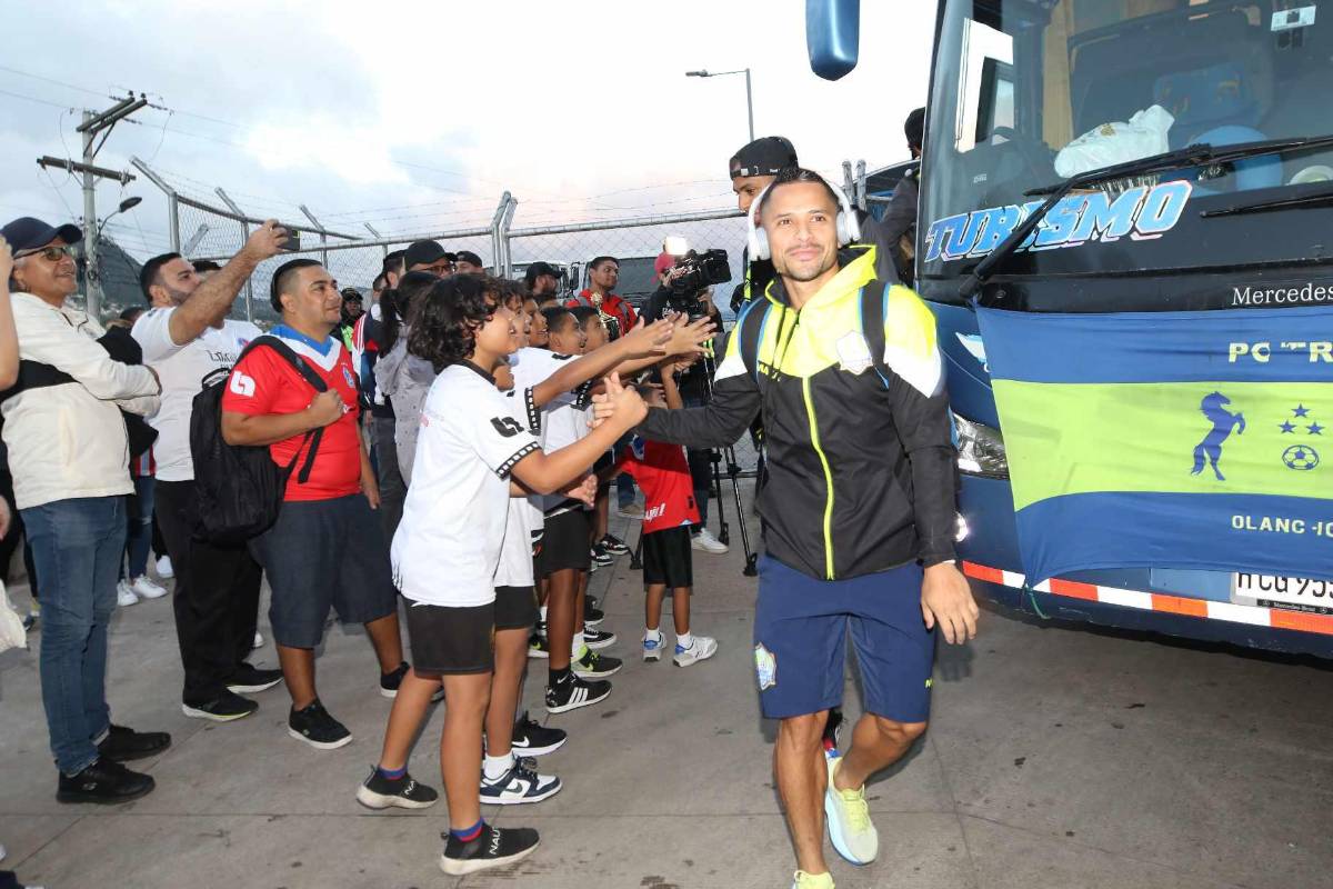 Olimpia vs Olancho FC: Los ‘gringos’ y venezolanos y lo que estos niños hicieron a los jugadores de potros en su llegada