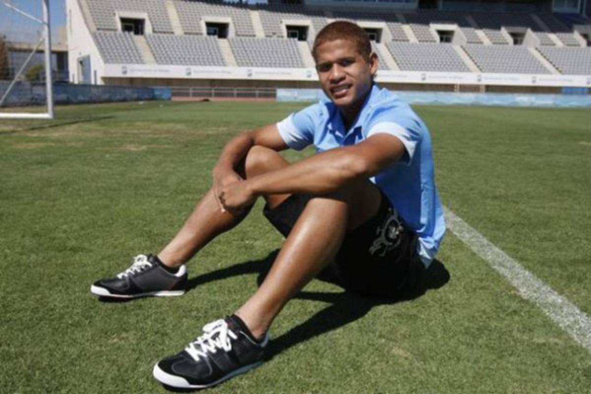 El Málaga lamenta la situación del panameño Roberto Chen