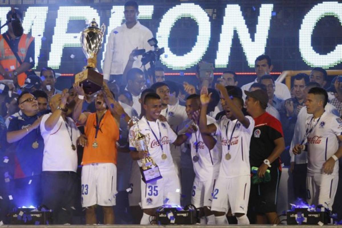 ¡Triste! Las imágenes de la corta carrera de Árnold Peralta en el fútbol