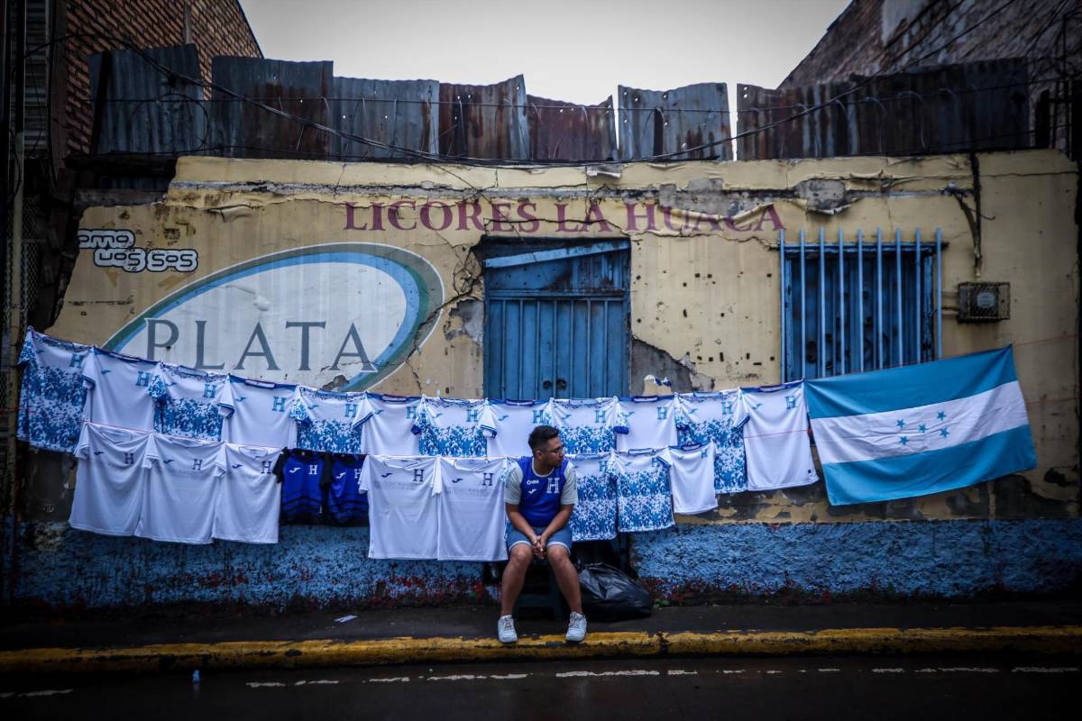 Derroche de belleza, ambientazo y el gesto de los jugadores de Honduras previo a medirse a Cuba en el Estadio Nacional