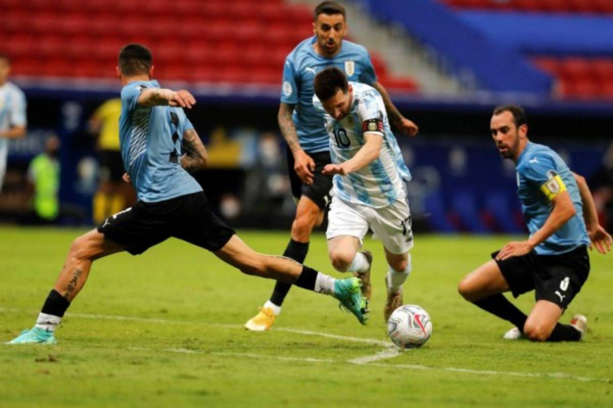 Copa América: Encontronazo de Luis Suárez y el intenso dolor de Messi en el Argentina-Uruguay