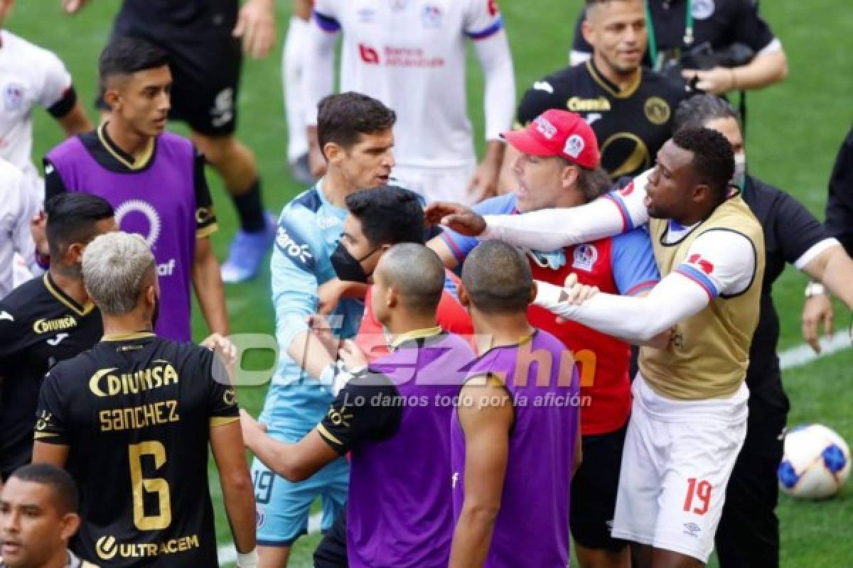 ¡Zafarrancho en el Motagua-Olimpia! Troglio y Diego Vázquez enloquecen; la agresión del Chino López