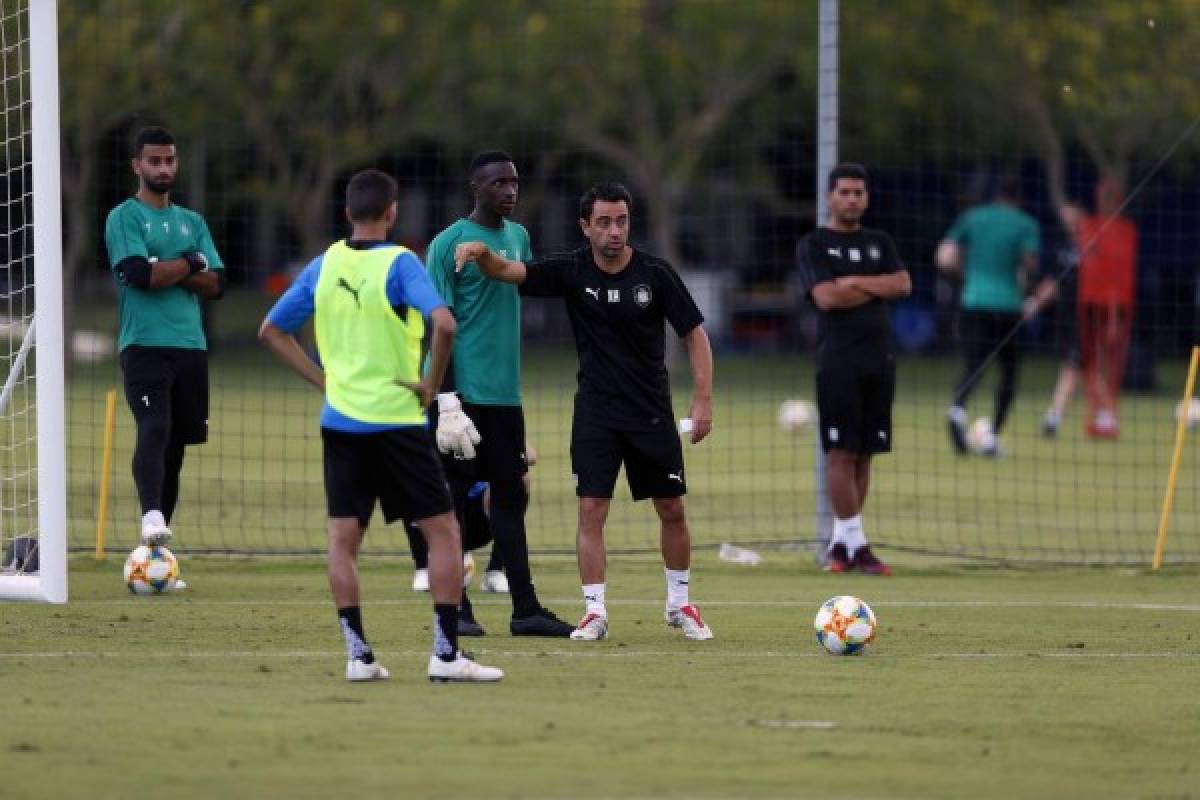 La nueva faceta de Xavi Hernández, el 'motorcito' de Terrassa que espera triunfar como entrenador  