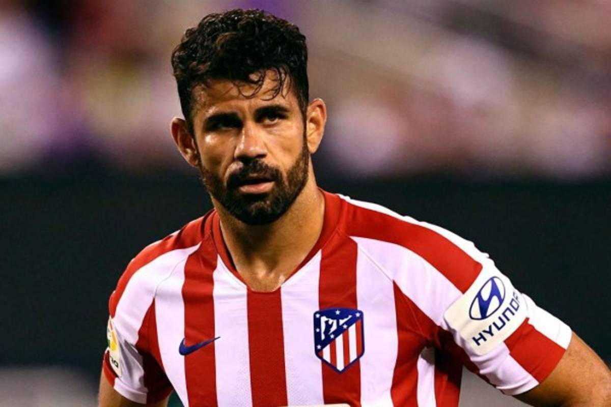 Encuentran fotos íntimas de Diego Costa y Gabriel Jesús con la misma mujer en una biblia