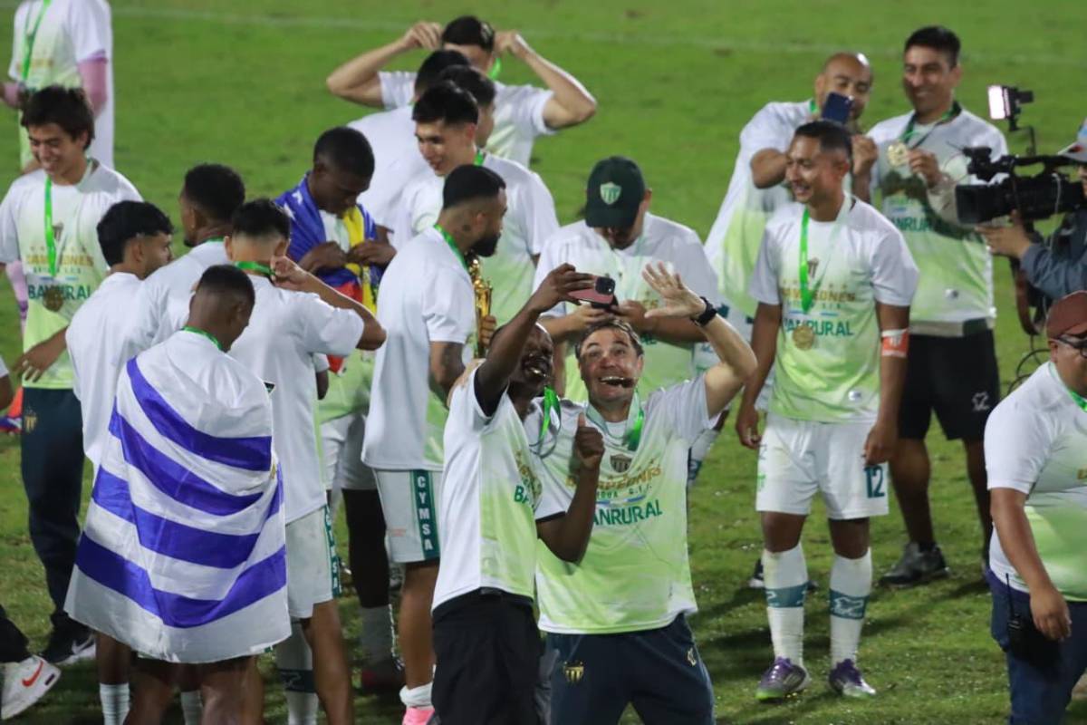 Con dos hondureños involucrados, así fue la tremenda pelea en la final que coronó a Antigua en Guatemala
