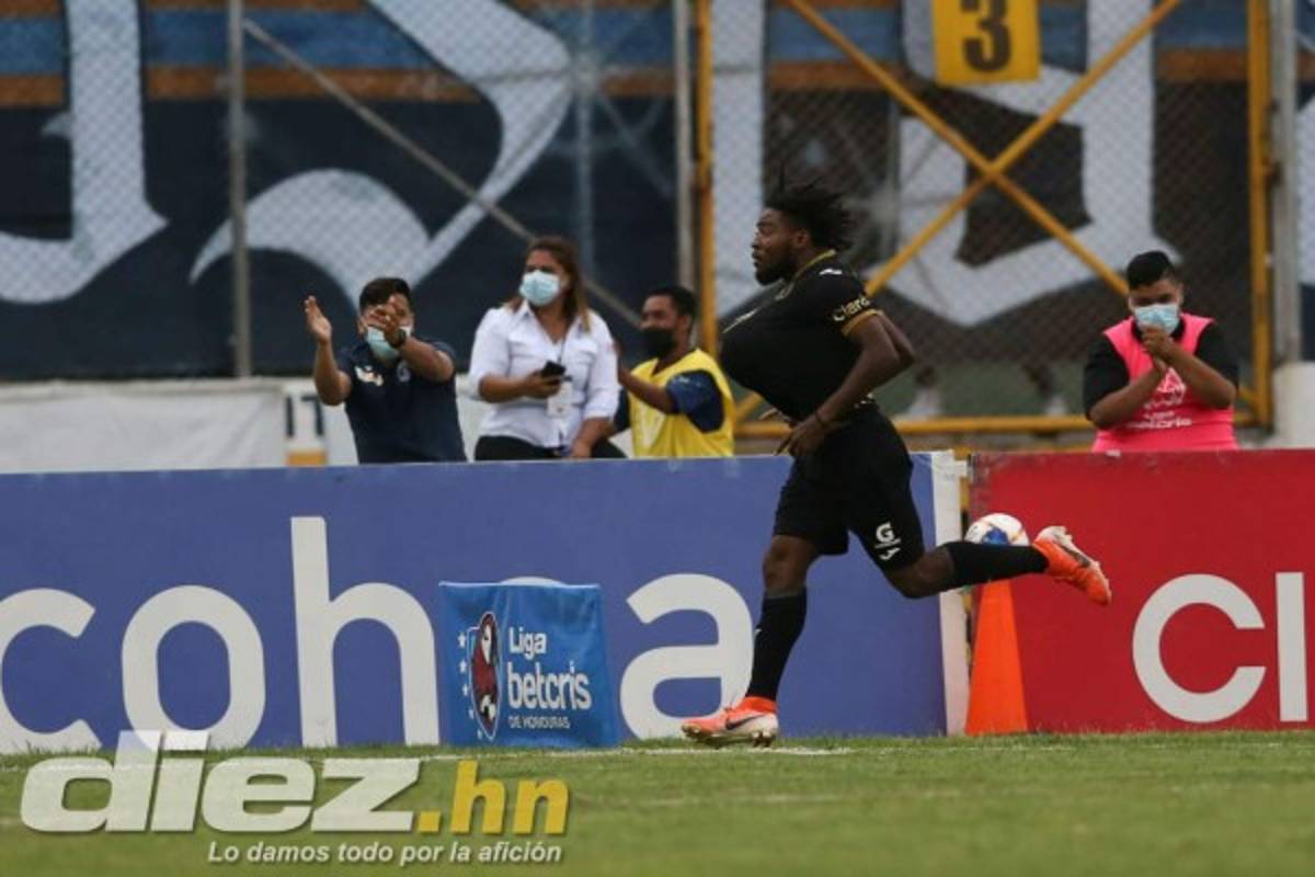 El clásico en imágenes: El festejo de Diego Vázquez y su 'look', Troglio sufrió y la furia de Félix