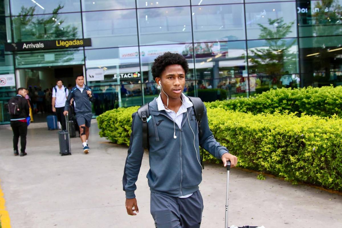 Caras tristes y no hablaron con la prensa: así fue la llegada de Honduras a Palmerola
