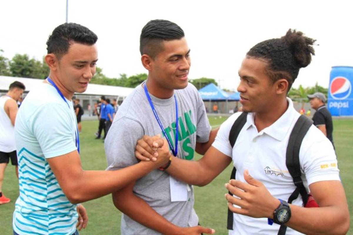 Ambientazo en La Pradera con el partido benéfico de Atletas del Reino