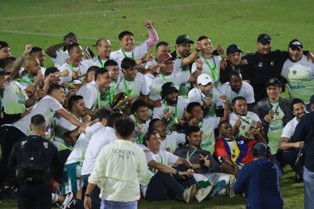 Con dos hondureños involucrados, así fue la tremenda pelea en la final que coronó a Antigua en Guatemala