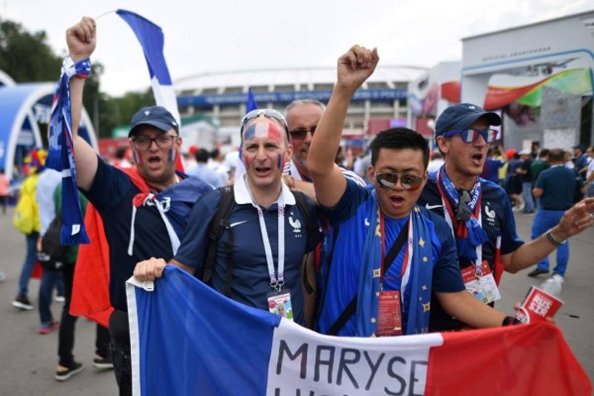 ¡AMBIENTAZO! Así se vive la previa de la final del Mundial Francia-Croacia