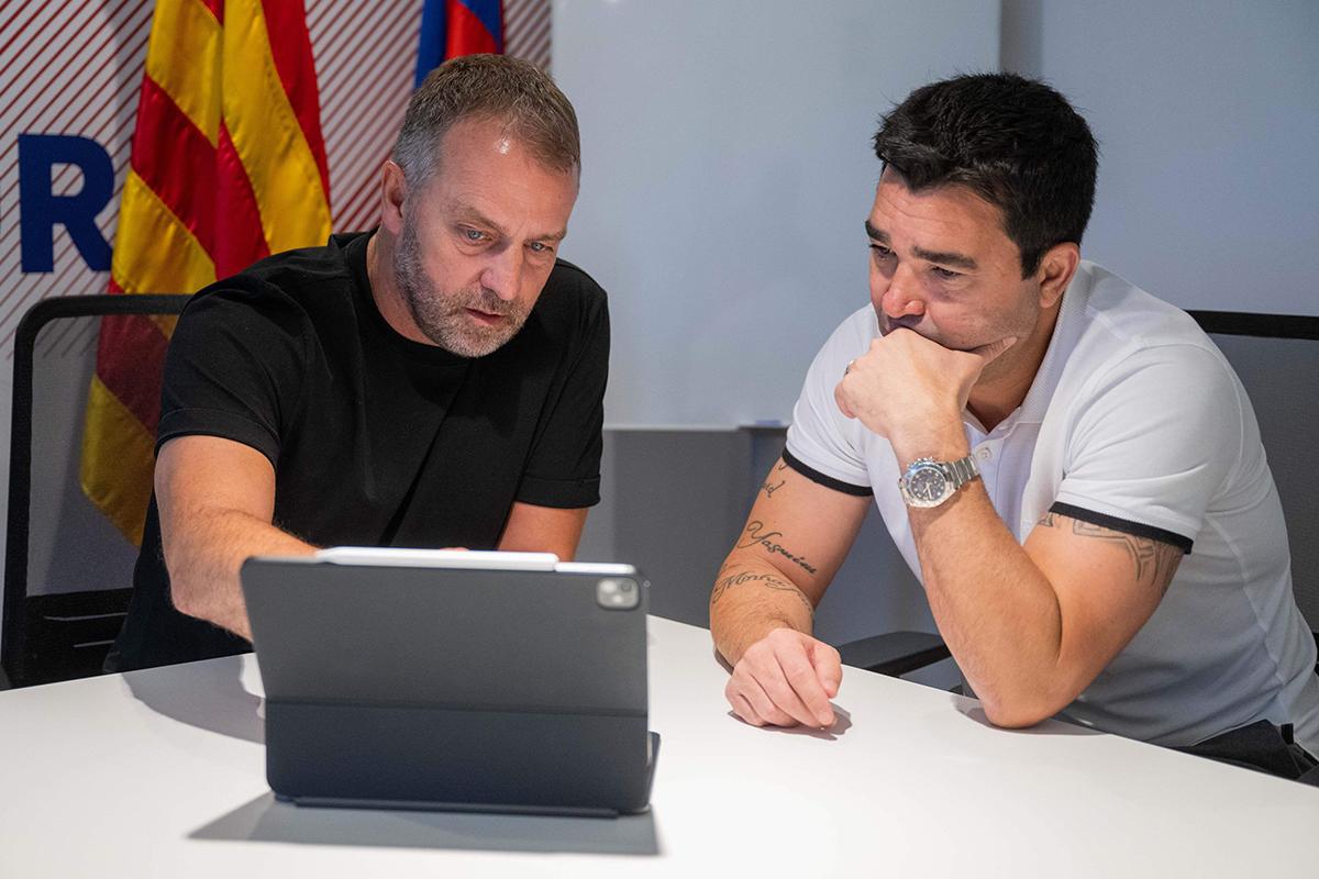 Hansi Flick se lo confirmó a Deco: los cinco jugadores del Barcelona que deben salir en el mercado de verano