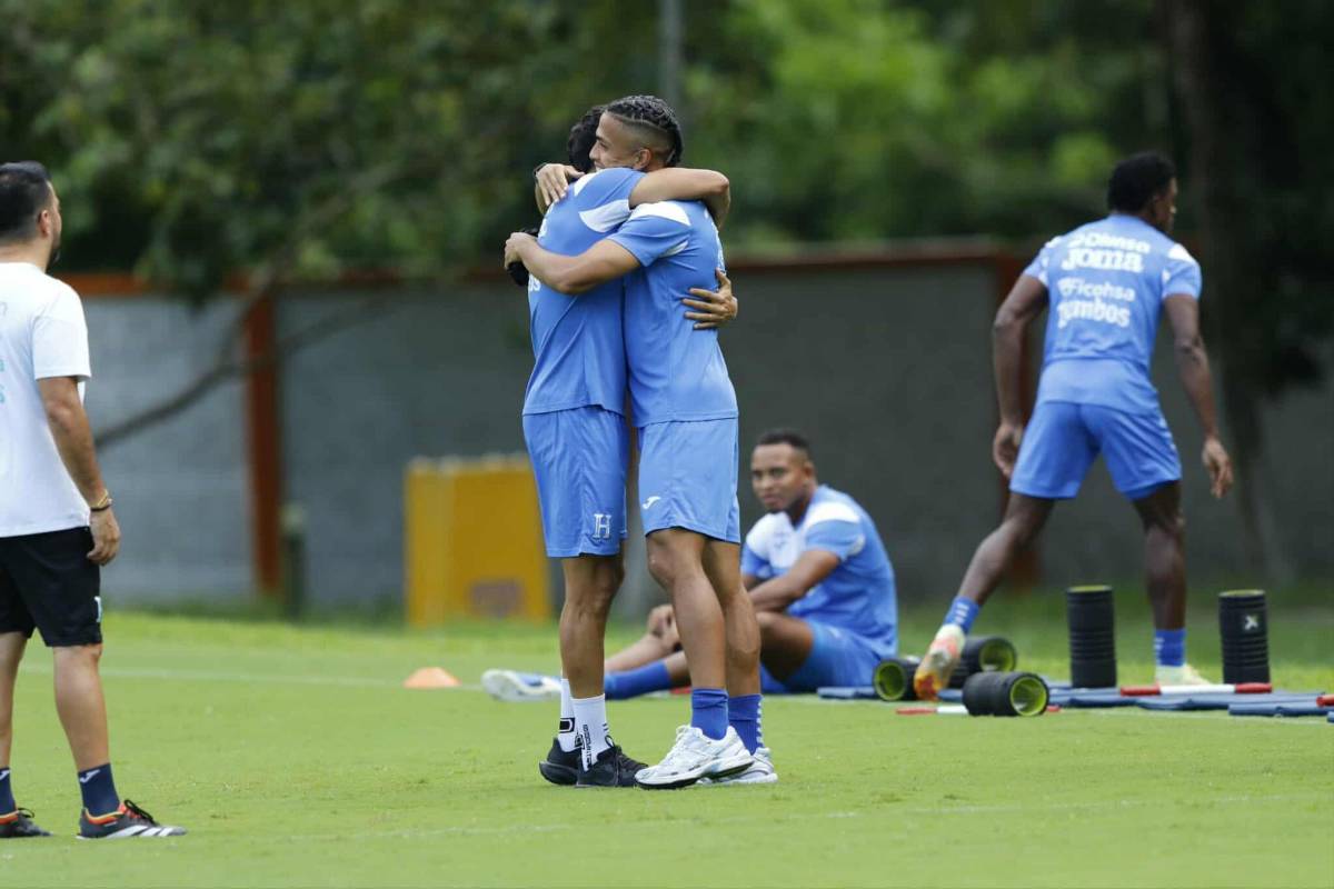 El 'desnudo' del Romántico Quioto, el gesto de Luis Palma y el legionario que se bajó del avión directo a entrenar