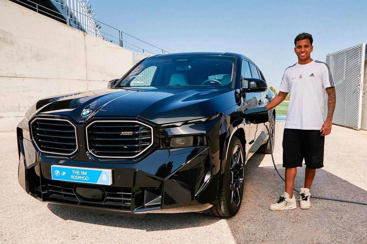 Bellingham eligió el auto más caro: Así son los BMW que escogieron los jugadores del Real Madrid