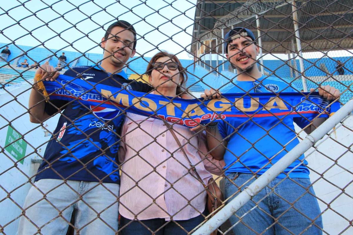 ¿Quién es la edecán que robó miradas? Familia Izaguirre sobresale y europeos no le quitan la mirada a los jugadores