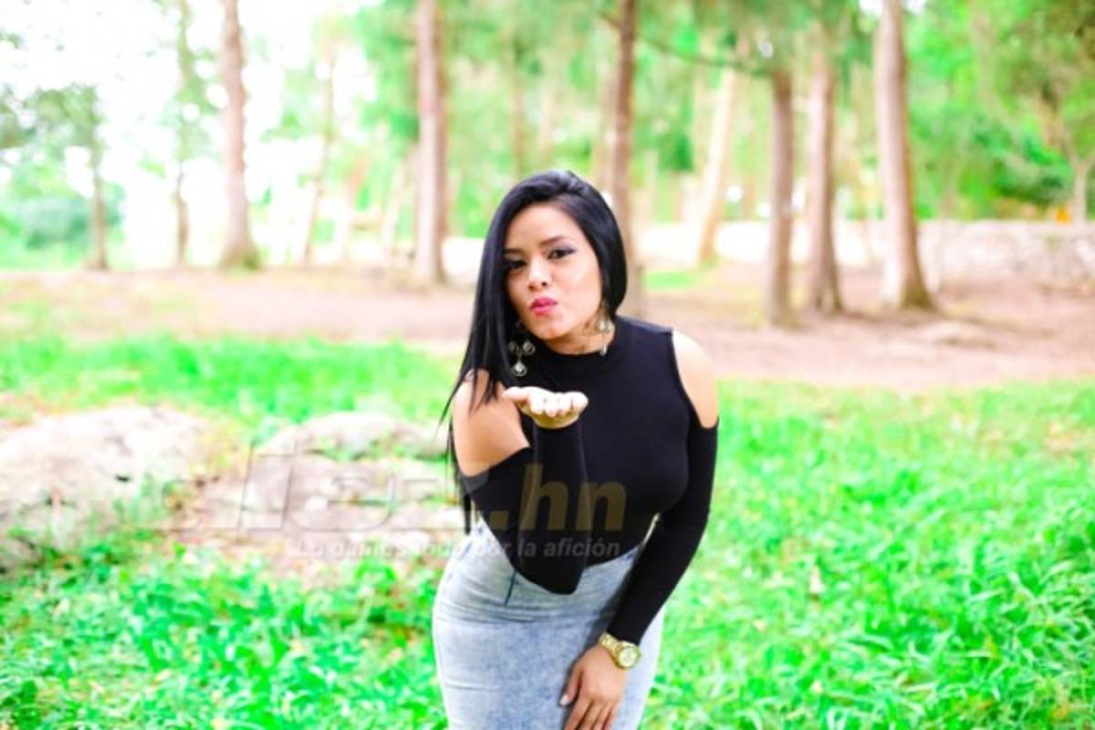 Pamela Canales, la lindura que trabaja con Motagua pero es aficionada de Olimpia