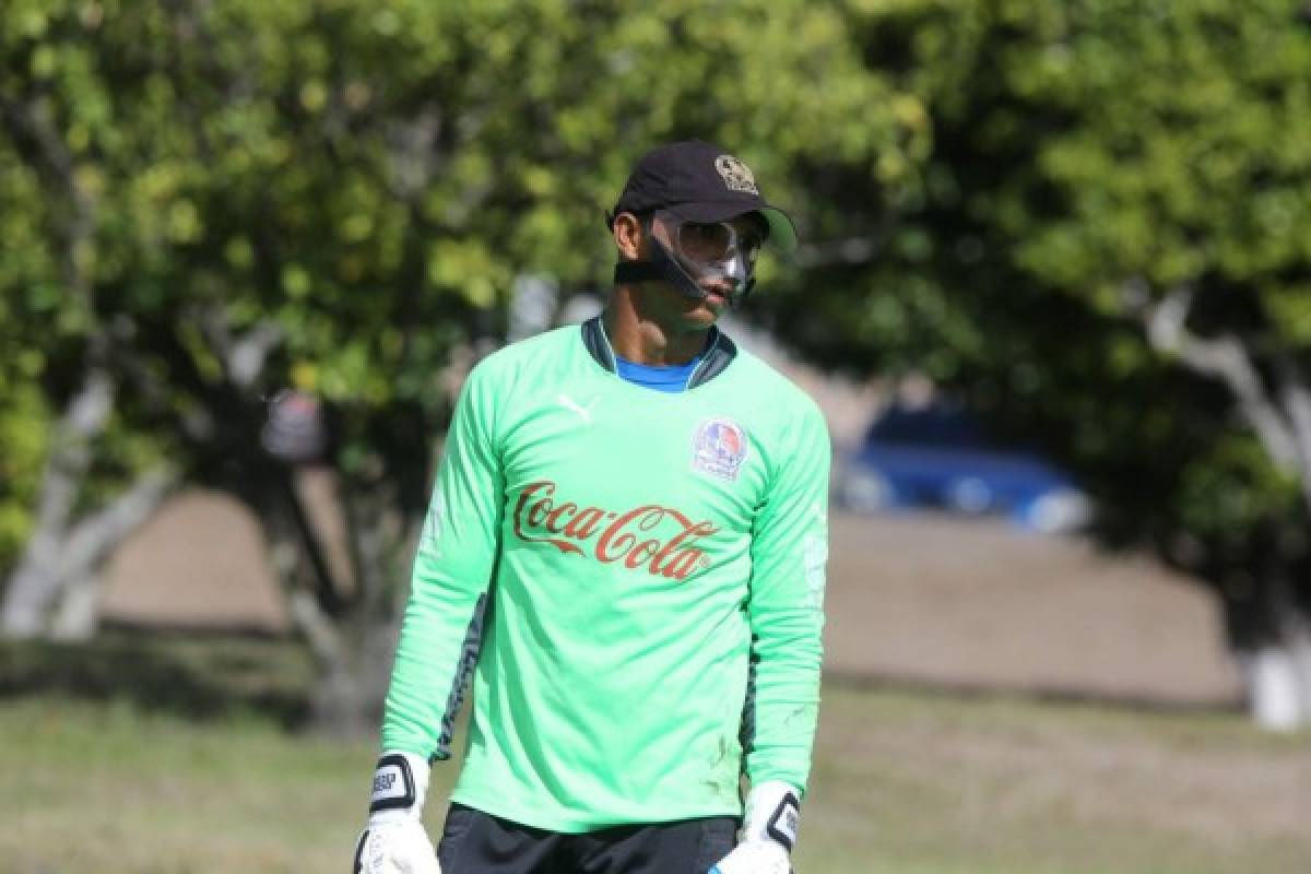 'Choco' Lozano se une al club de los jugadores enmascarados