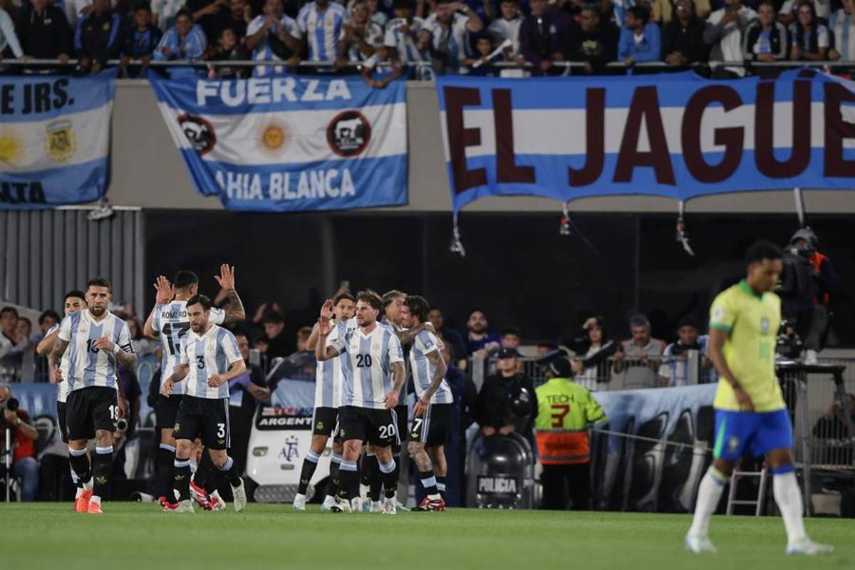 Paredes se burló de Rodrygo en la paliza de Argentina a Brasil, la bronca con Raphinha y Vinicius también se calentó