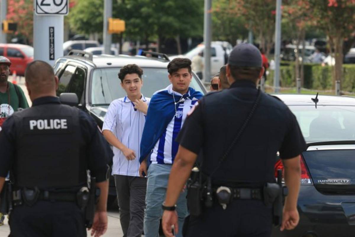 ¡Bellezas! Hondureñas y ticas se toman el BBVA Compass de Houston  