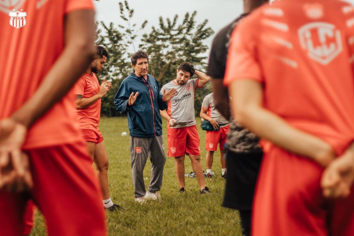 FICHAJES: Olimpia anuncia renovaciones, Marathón tendrá alta; Denil y Choco tienen nuevos pretendientes