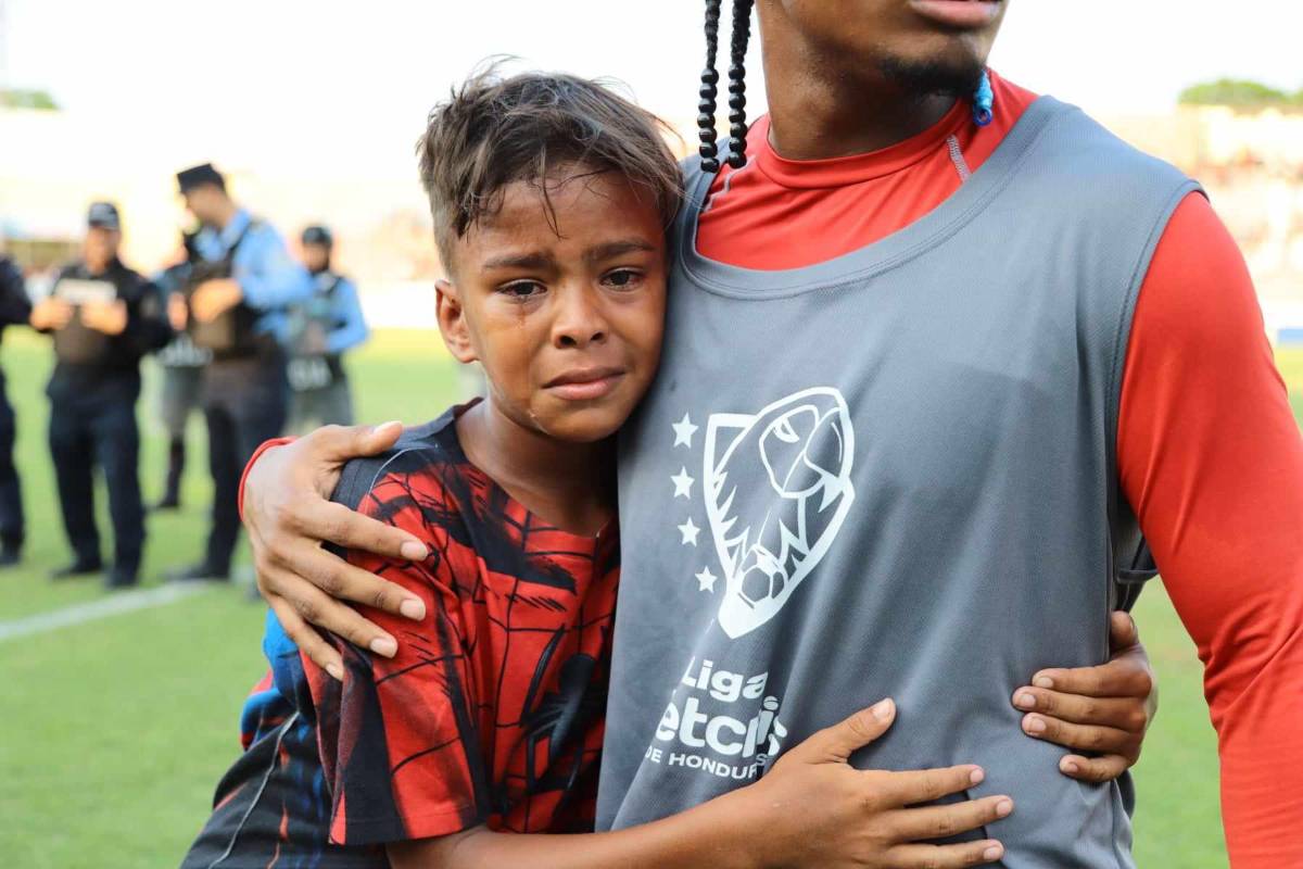 ¡Tremenda fiesta en La Ceiba! Aficionados del Vida se toman la calle festejando el triunfo que los acerca a la salvación