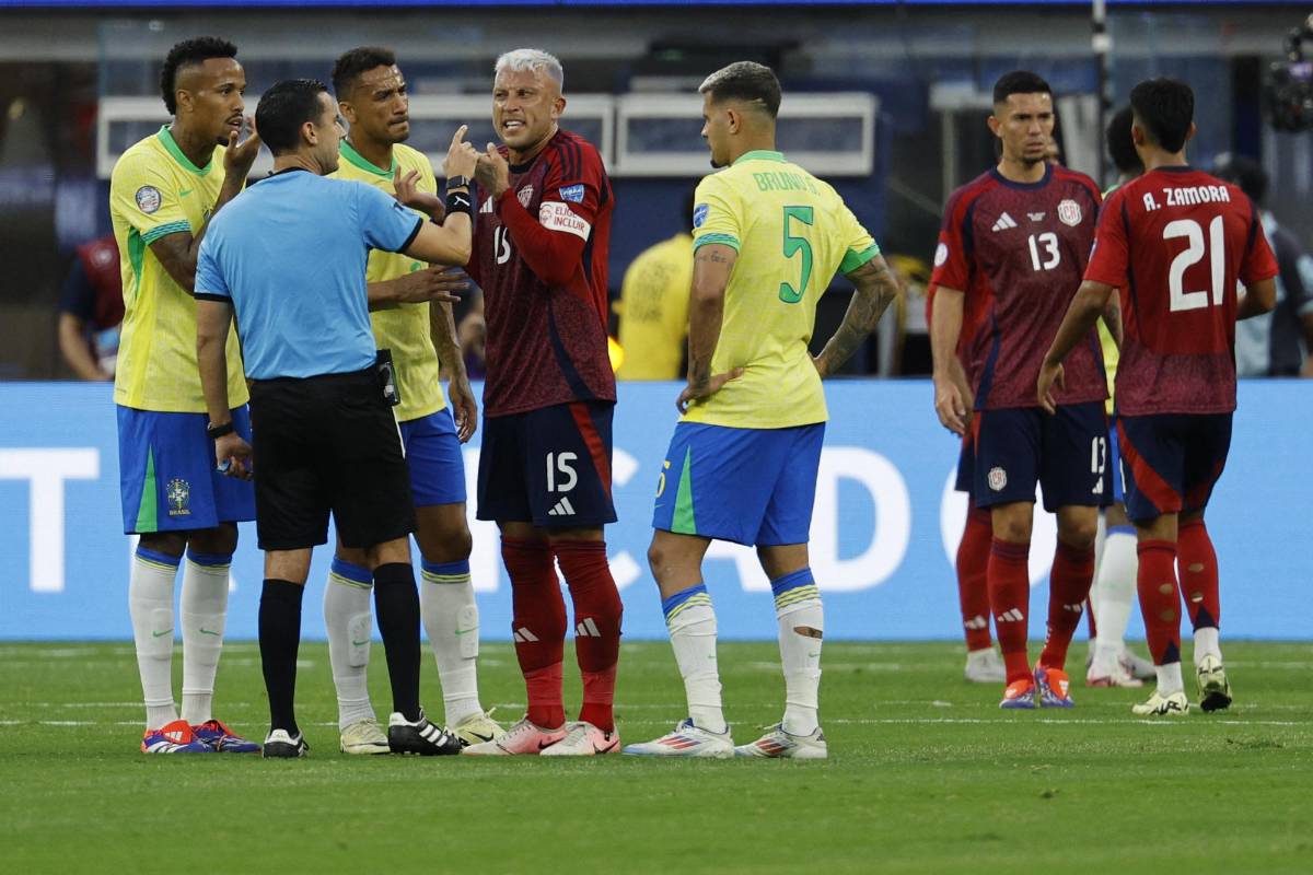 Tremendo sufrimiento de Neymar tras empate de Brasil, polémica del VAR y la celebración íntima de Messi