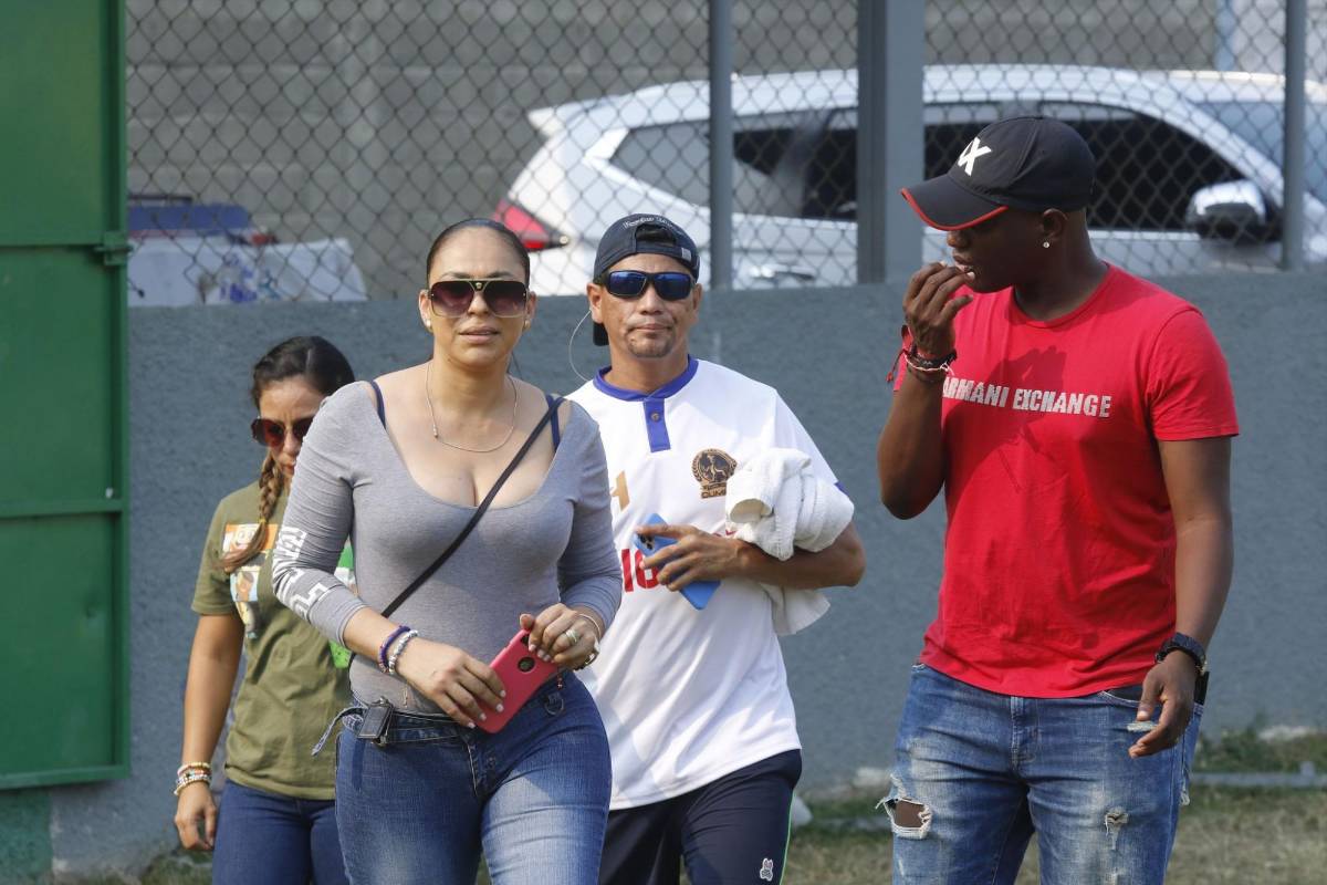 El boxeo de Tyson y Will Barahona, los siete goles del ‘Matador’ Velásquez y ¿quiénes son las bellezas que enamoraron en juego de leyendas de Olimpia?