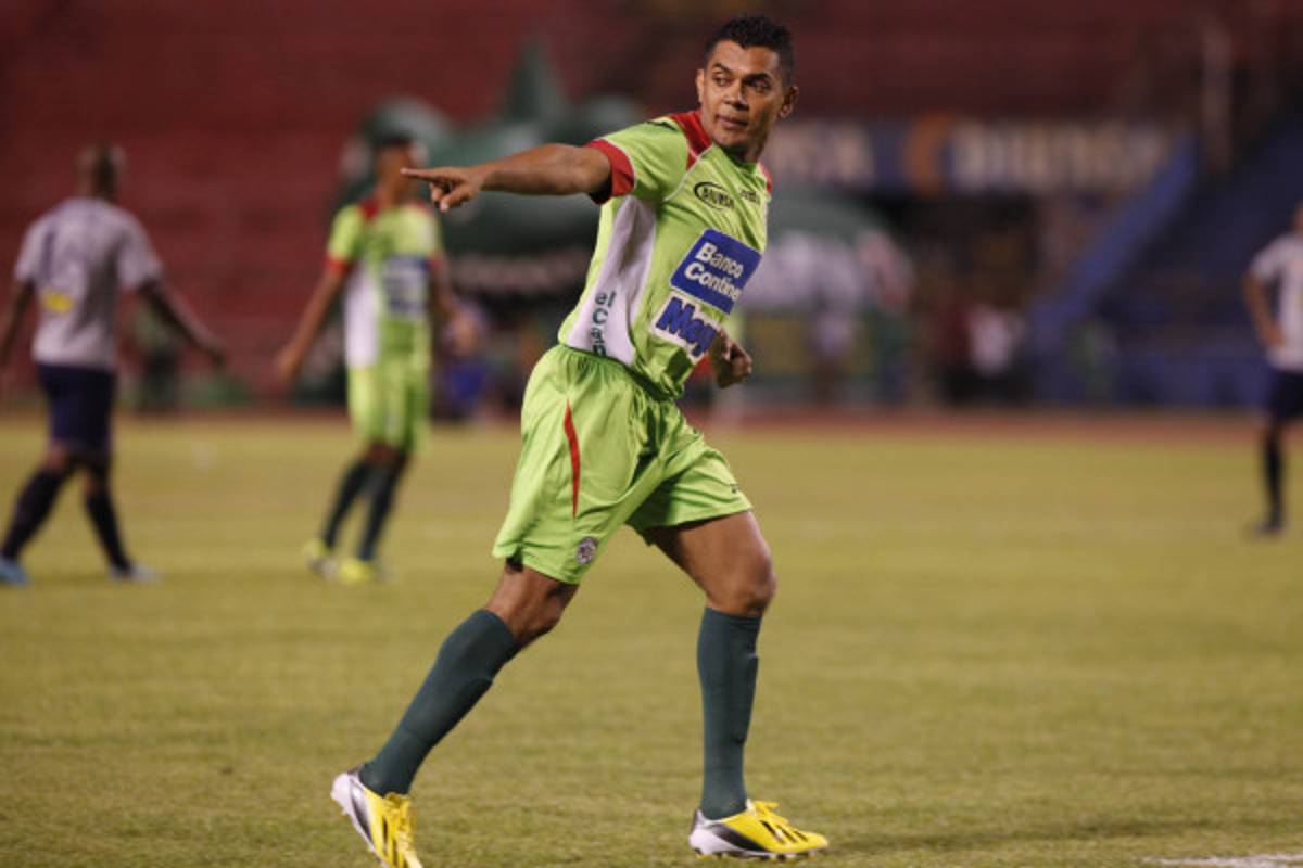 Amado Guevara: 'Es un dolor de cabeza menos que no esté Rambo”