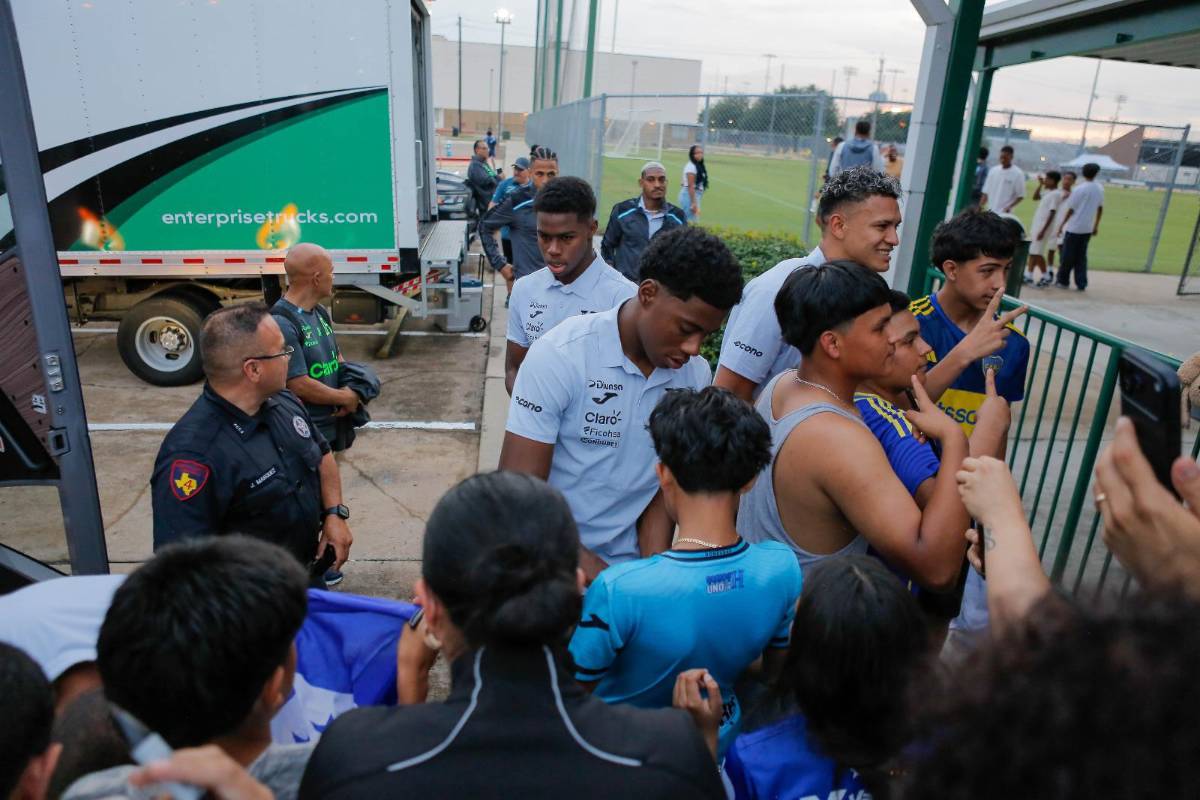 ¡Locura por Keyrol! Seleccionada causa furor en visita a la Bicolor en Houston