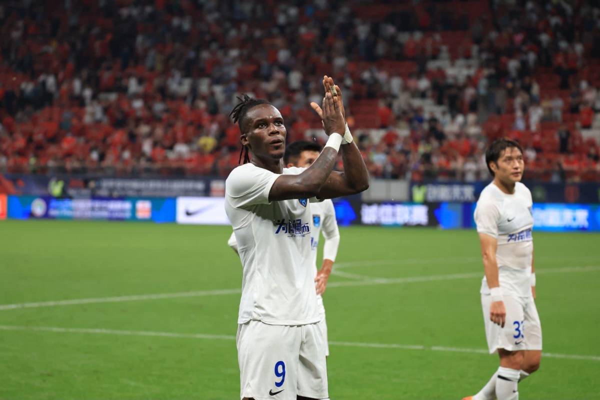 EL MERCADO: Roger Espinoza se estrenaría en Liga Nacional, hondureños a prueba a Italia y Diego Vázquez pidió dos fichajes a Motagua