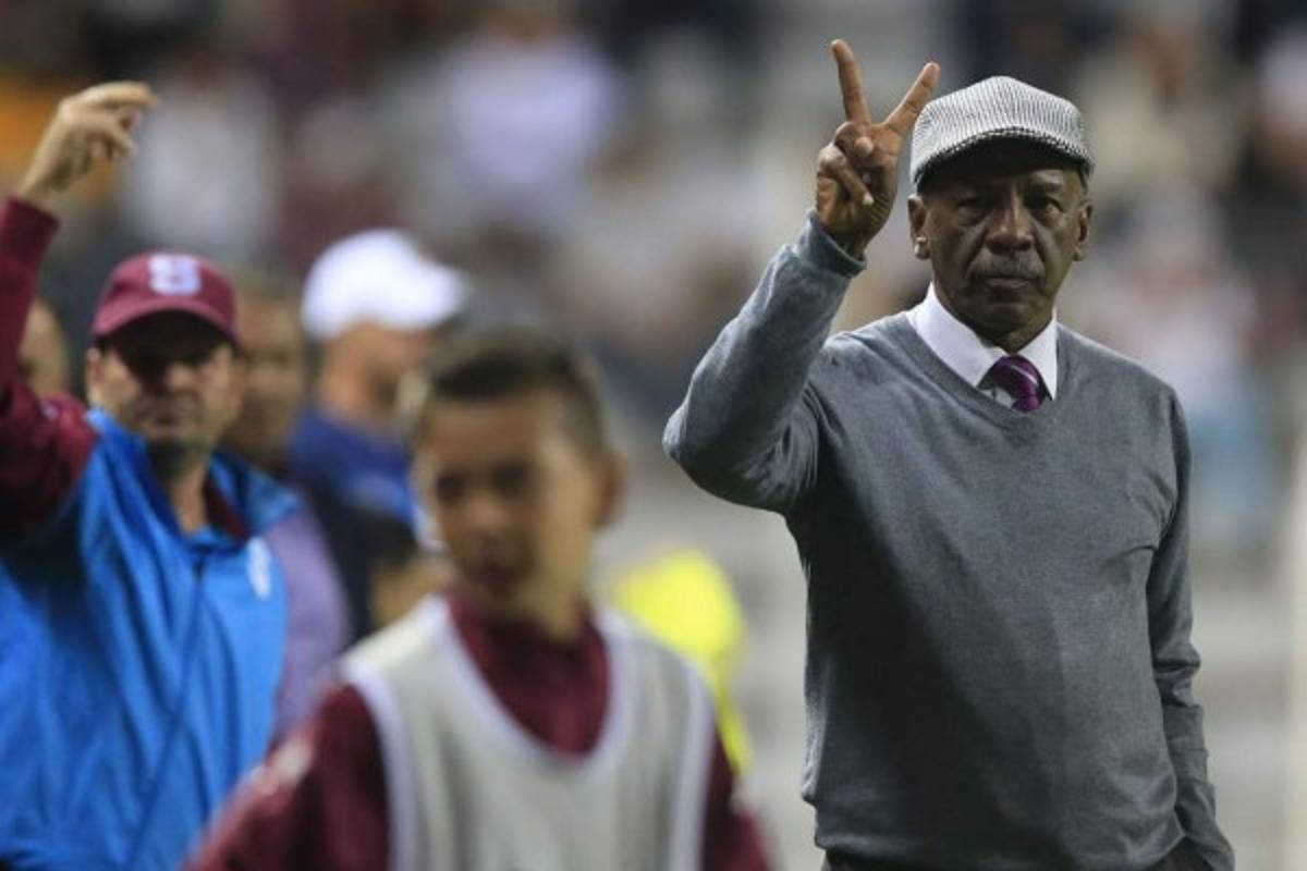 Carlos Watson anunció su salida como técnico del Saprissa   