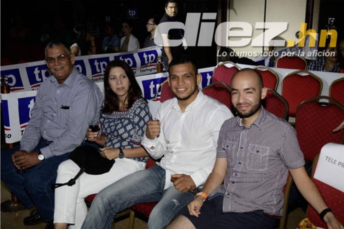 Espectacular velada de artes marciales mixtas de la HFL