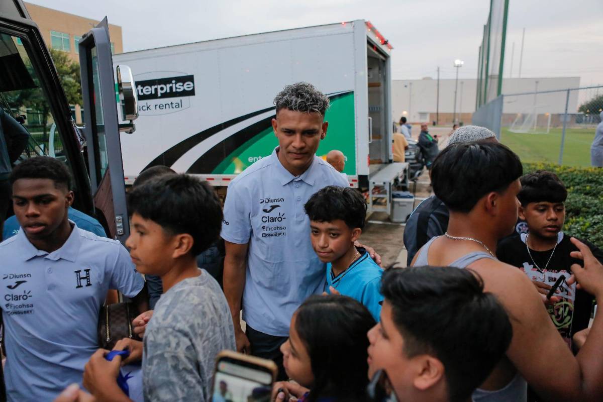 ¡Locura por Keyrol! Seleccionada causa furor en visita a la Bicolor en Houston