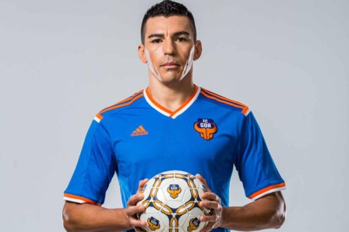 Los futbolistas que creíste que ya estaban retirados, pero siguen activos en ligas exóticas