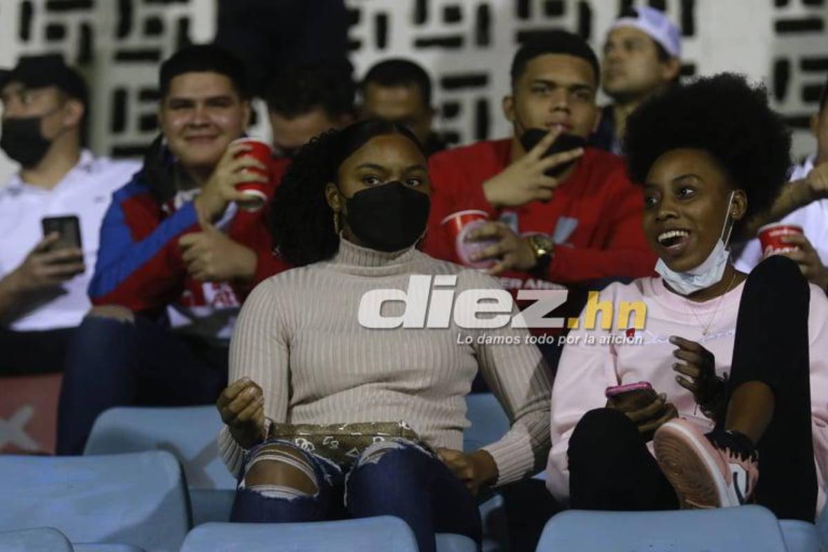 ¡Hermosas chicas y color! La Ceiba se viste de fiesta para el juego juego Vida vs. Olimpia