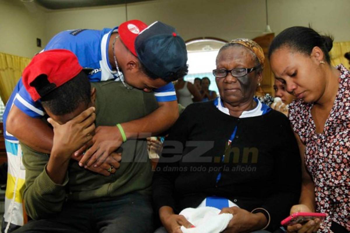 Las desgarradoras imágenes del velatorio de Juan Carlos García