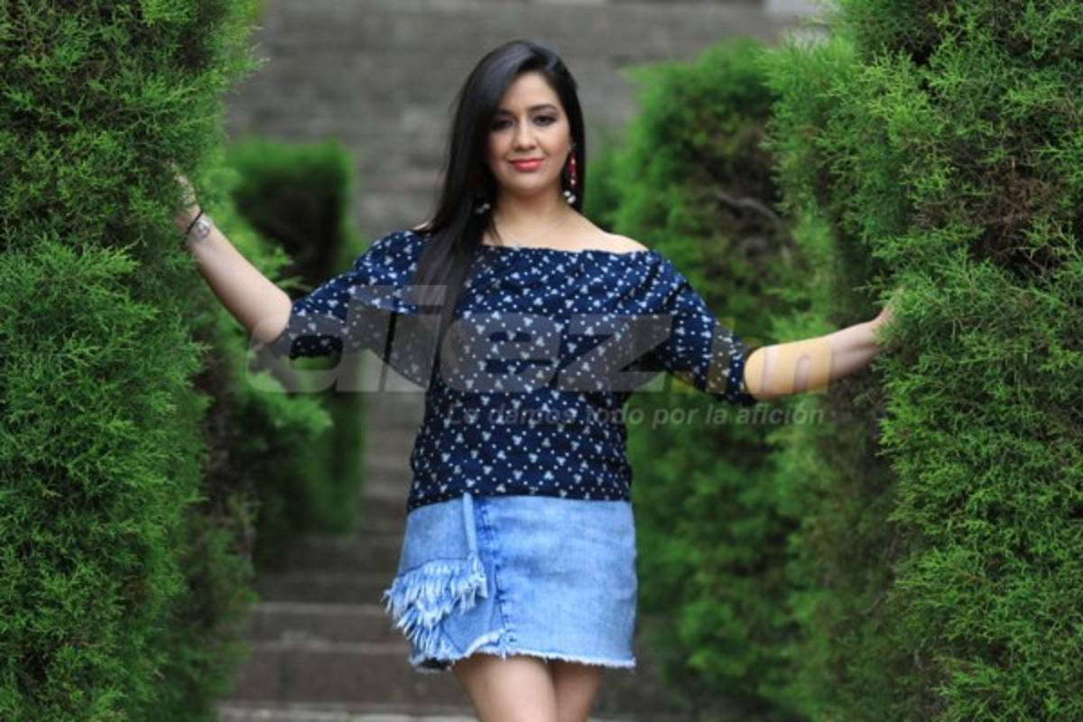 Gizelle Lanza, la sensual presentadora brasileña con corazón catracho