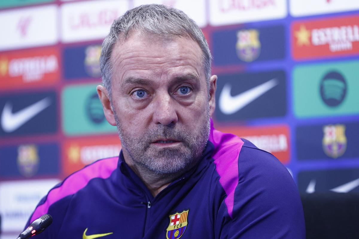 Hansi Flick lo aclara: He hablado con él, sé que le gustaría jugar más, pero la situación es la que es