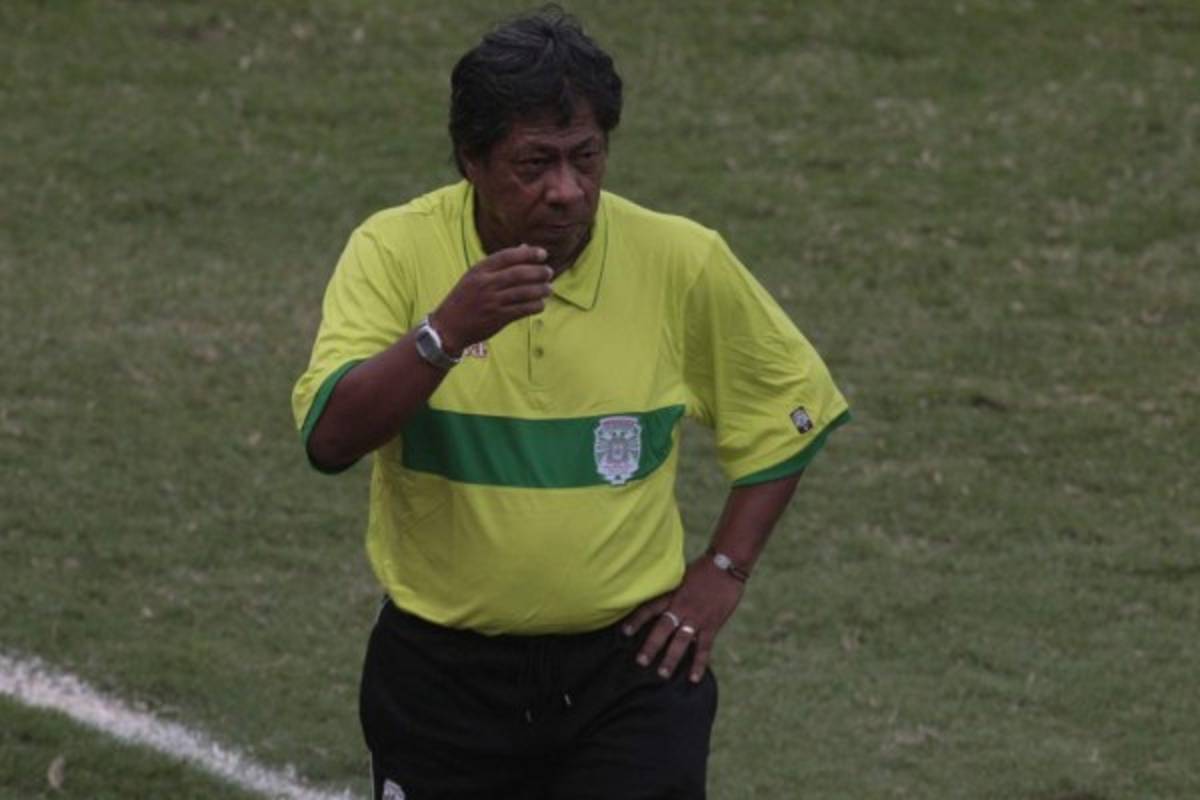¡Viejos zorros! Los técnicos con más partidos dirigidos en Honduras
