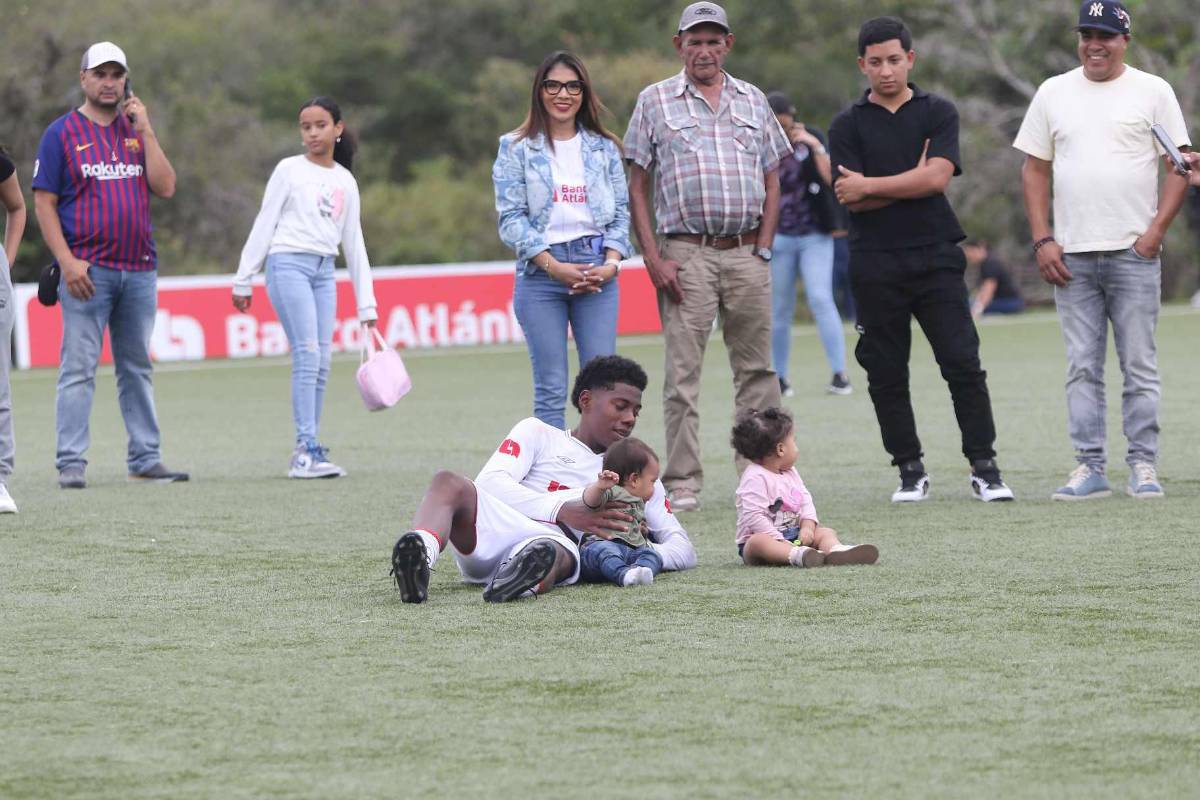 Dedicación a Demetri Gordon, sorpresas y festejos en la gran final de reservas Olimpia vs Motagua en Honduras