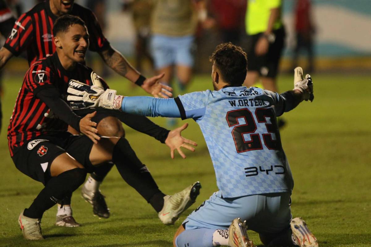 Alajuelense le pintó la cara, decepción en Olimpia al fallar en Copa Centroamericana 2025 y lágrimas al salir en camilla